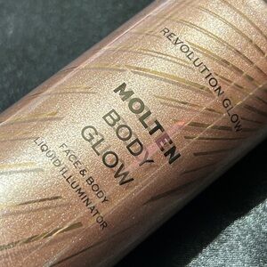 Revolution Glow Molten Body Illuminator - Shimmering Gold